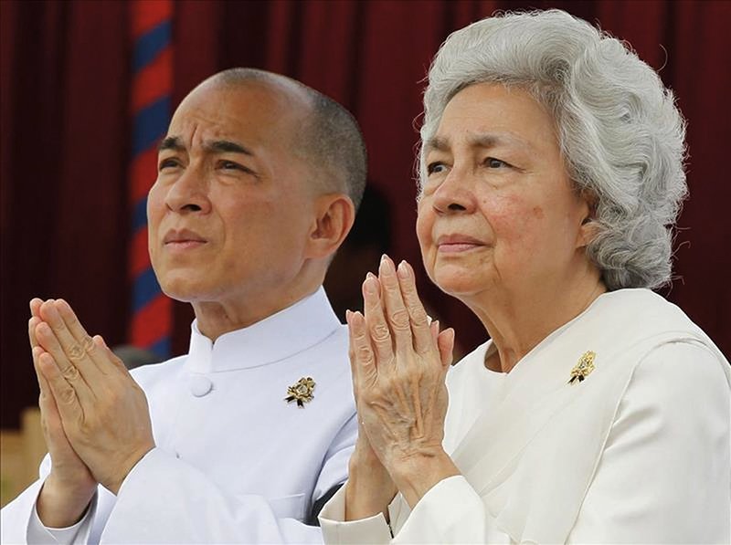Amura, Camboya, Cambodia, Norodom Sihamoni is the current king of Cambodia, crowned in 2004.