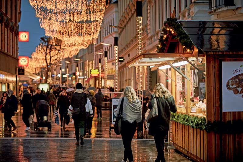 Amura,Dinamarca,Vikingos,Rey Harald,piedras rúnicas de Jelling,daneses,felicidad, Strøget is the longest shopping area in Europe. 