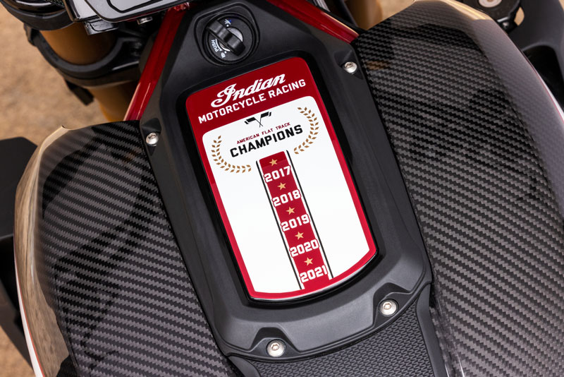 Amura,AmuraWorld,AmuraYachts, Con esta placa, la marca conmemora los cinco campeonatos del Indian Motorcycle Racing en el American Flat Track.