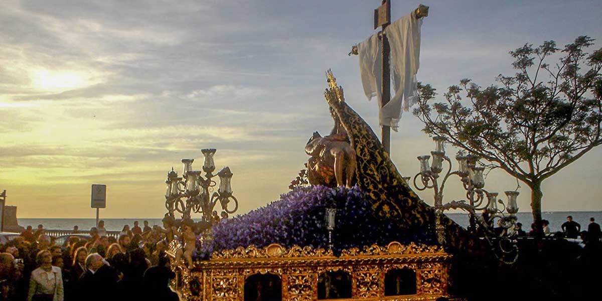 Semana Santa en Cádiz: la bella escondida