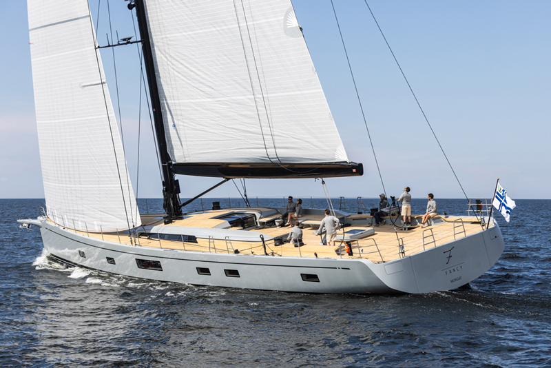 Amura,AmuraWorld,AmuraYachts, El Swan 128 tiene un largo de 39 metros y 8.6 metros de ancho.