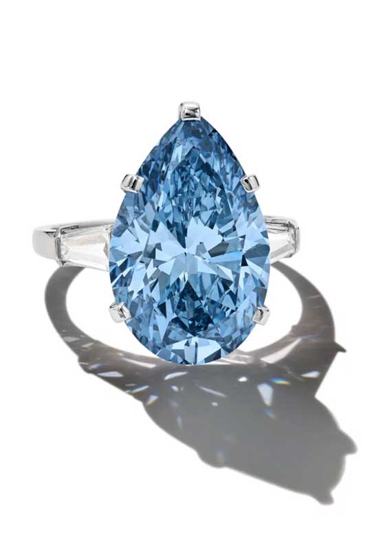 Amura,AmuraWorld,AmuraYachts, Bulgari Laguna Blu, anillo de diamantes en forma de pera Fancy Vivid Blue de 11.16 quilates.