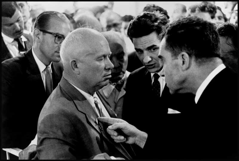 Amura,AmuraWorld,AmuraYachts, Elliott Erwitt, Nikita Khrushchev y Richard Nixon. 1959.