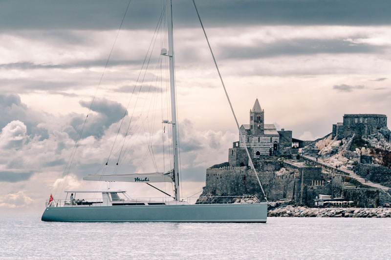 Amura,AmuraWorld,AmuraYachts, Portovenere, en la costa de Liguria, fue uno de los puntos que tocó Mishi 88.