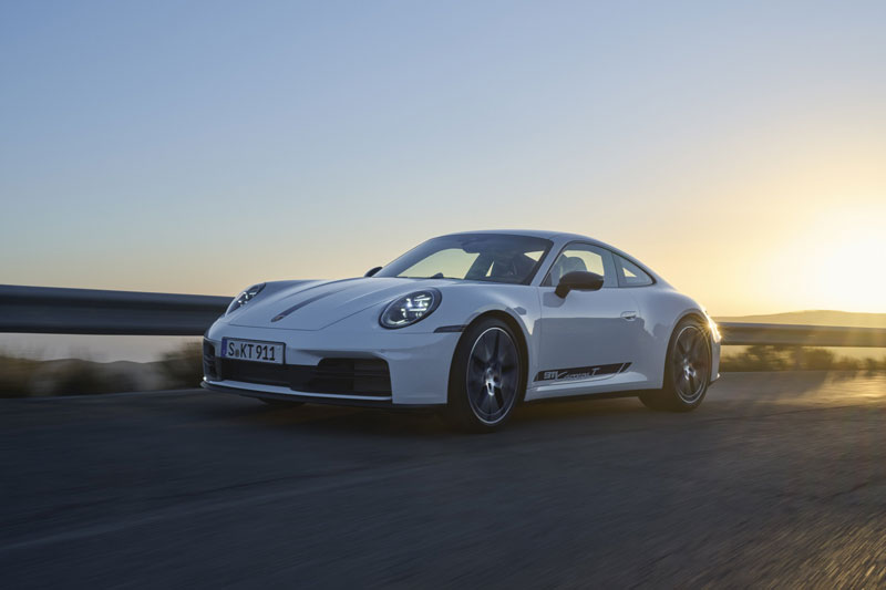 Amura,AmuraWorld,AmuraYachts, El Porsche Carrera T Coupé alcanza los 100 km/h en 4.5 segundos, con una velocidad máxima de 295 km/h.