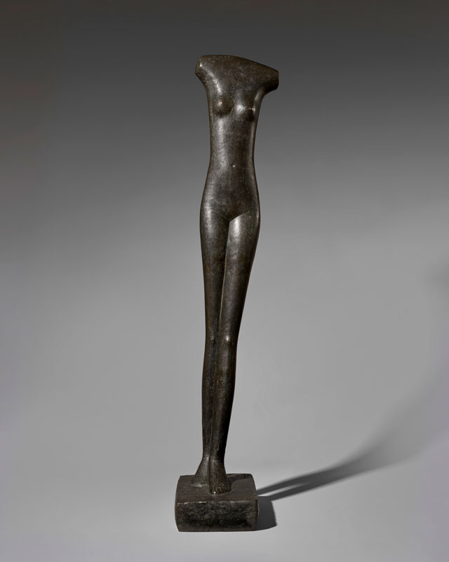 Amura,AmuraWorld,AmuraYachts, Alberto Giacometti (1901-1966), <em><i>Femme qui marche (II)</i></em>, 1961. Bronce con pátina marrón oscura. 146.2 cm. Vendido por 26’630,000.