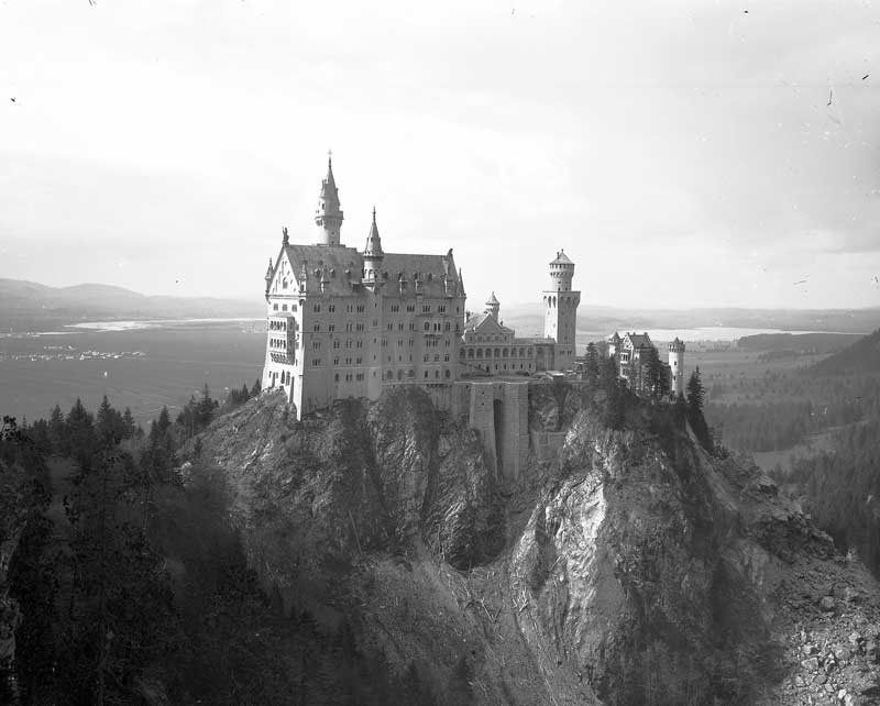 Amura,AmuraWorld,AmuraYachts, Castillo de Neuschwanstein en Baviera, utilizado como depósito de tesoros saqueados por los nazis. Foto: Scala, Florencia / bpk, Bildagentur für Kunst, Kultur und Geschichte, Berlín.