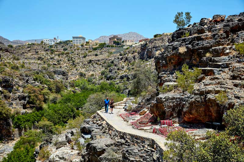 Amura,AmuraWorld,AmuraYachts, Los recorridos por las montañas de Omán, son parte del atractivo del sultanato.