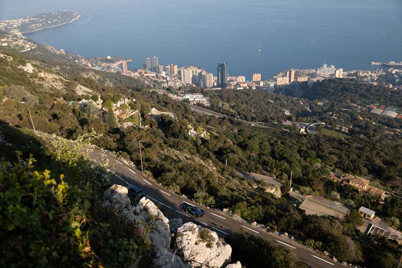Amura,AmuraWorld,AmuraYachts, Después del descenso, el auto Fórmula E acumuló la suficiente energía para dar una vuelta al Circuito callejero de Mónaco.