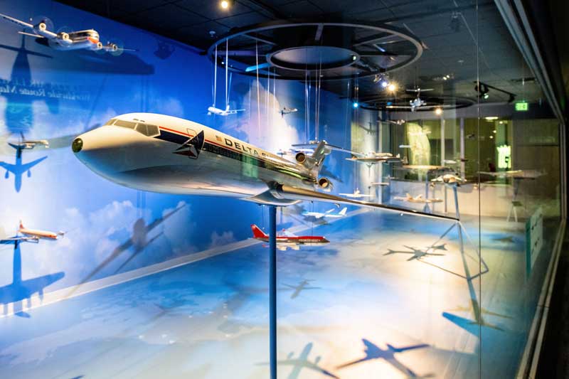 Amura,AmuraWorld,AmuraYachts, Se exhiben a escala los diversos modelos de aeronaves de la compañía.