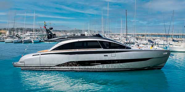 Dos estrenos mundiales de Ferretti en Venecia