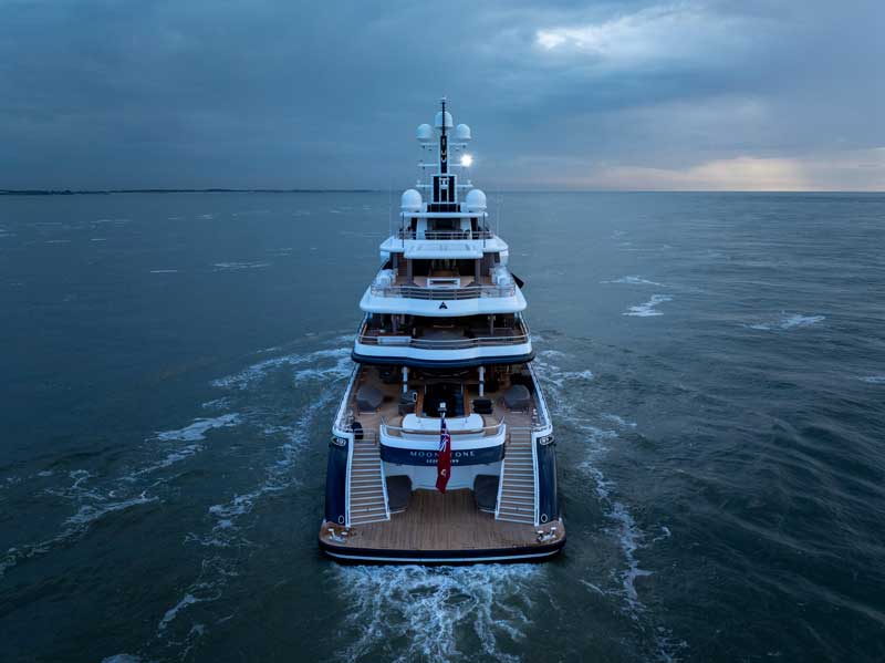Amura,AmuraWorld,AmuraYachts, <em><i>Moonstone </i></em>tuvo una extensión de siete metros, para llegar a 79.2 metros.