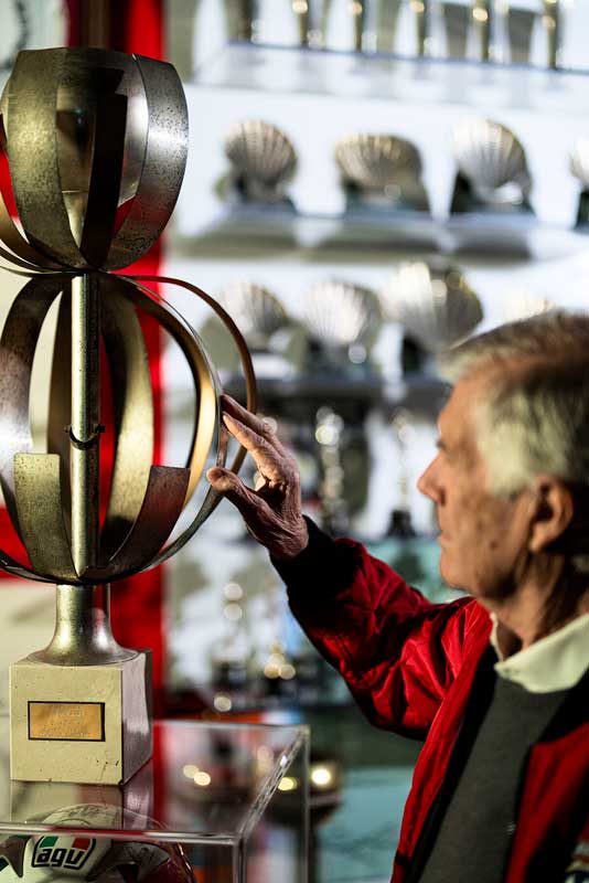 Amura,AmuraWorld,AmuraYachts, Giacomo Agostini, ganador de 15 campeonatos mundial de motocicismo y 12 carreras conquistadas.