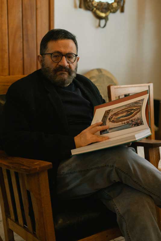 Amura,AmuraWorld,AmuraYachts, Jaime Cuadriello, historiador del arte y curador de la exposición “<em>Tan lejos, tan cerca. Guadalupe de México en España”. </em>