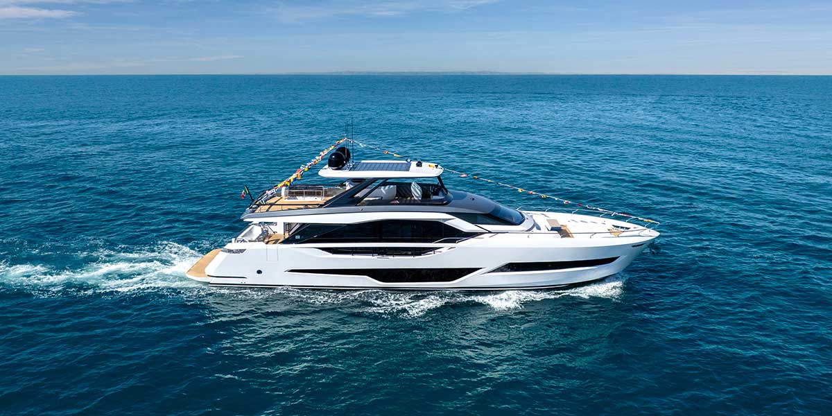El nuevo Ferretti Yachts 800 entra al agua