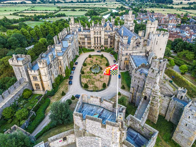 Amura,AmuraWorld,AmuraYachts, Arundel Castle fue construido en el siglo XII. / Foto: The Drone Awakens