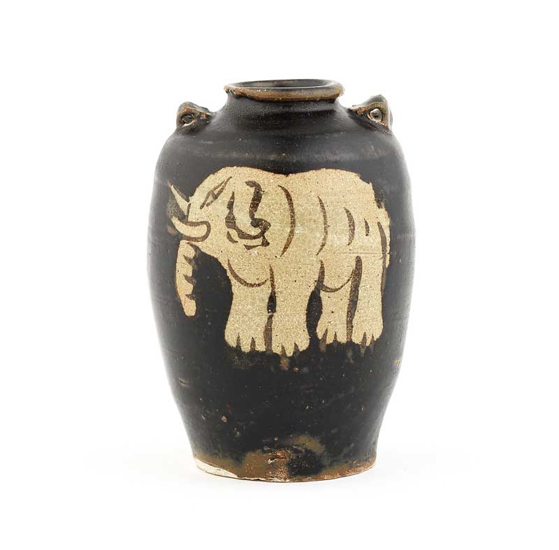 Amura,AmuraWorld,AmuraYachts, Vasija pequeña con forma de elefante, decorada en la reserva de Jizhou. Dinastía Song del Sur.