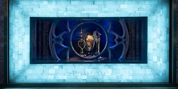 De la pantalla, a los aparadores