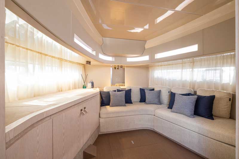 Amura,AmuraWorld,AmuraYachts, Fabio Rotella reconfiguró el Invictus TT460 para dar paso al modelo Shell Edition.