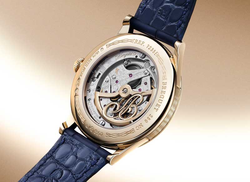 Amura,AmuraWorld,AmuraYachts, Classique 7235 exhibe el movimiento más reciente de Breguet, el 502.3 DRL.