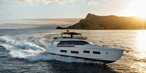 Azimut Fly 82, estética distintiva