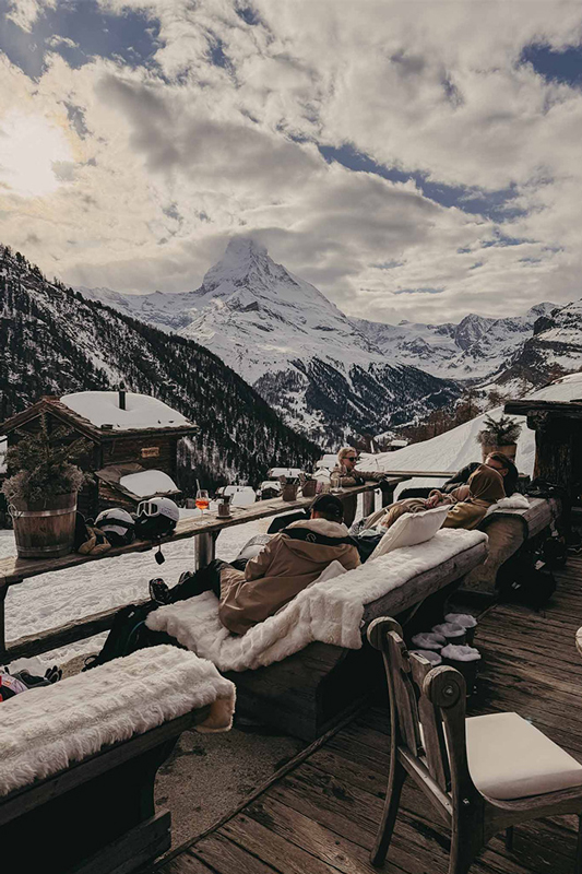 Amura,AmuraWorld,AmuraYachts, Disfruta de las vistas alpinas de Zermatt.