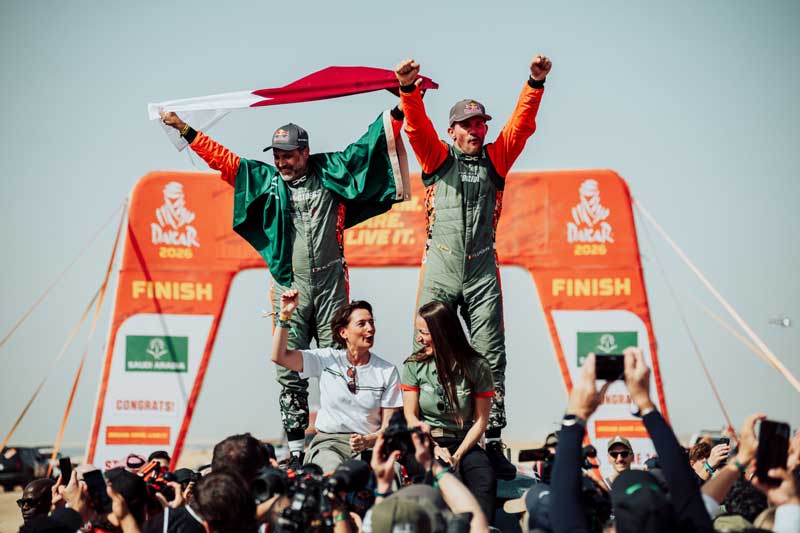 Amura,AmuraWorld,AmuraYachts, El Nasser Al-Attiyah y Fabian Lurquin celebran su victoria en el 48º Rally Dakar.
