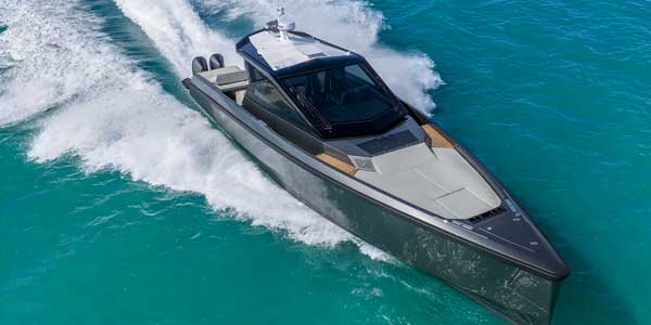 Flota de lujo de Ferretti en Miami