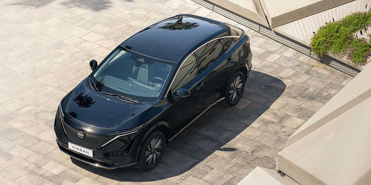 Conduciendo bajo el sol