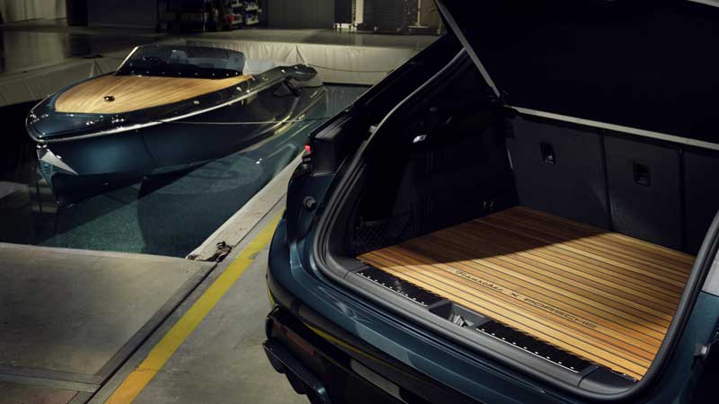 Amura,AmuraWorld,AmuraYachts, El maletero delantero como el trasero del Macan Turbo Concept Lago están revestidos con madera auténtica al estilo de los yates.