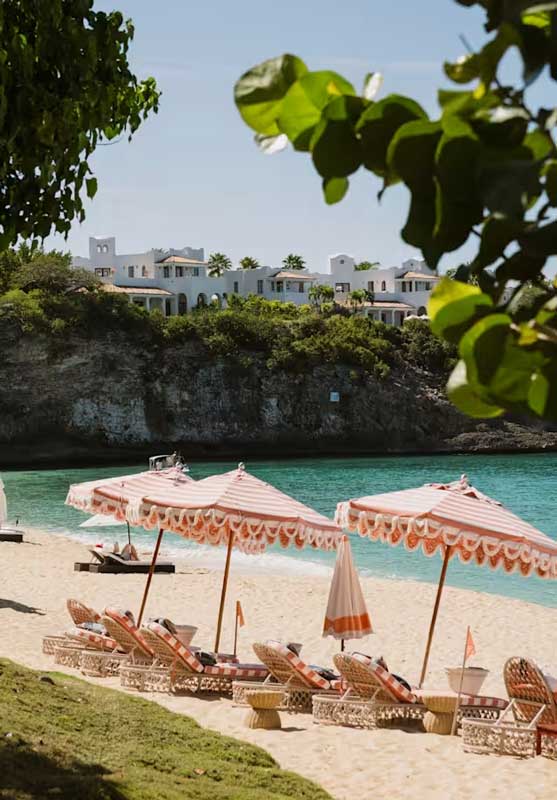 Amura,AmuraWorld,AmuraYachts, La Samanna, a Belmond Hotel, Saint Martin, se ubica en la playa Baie Longue.