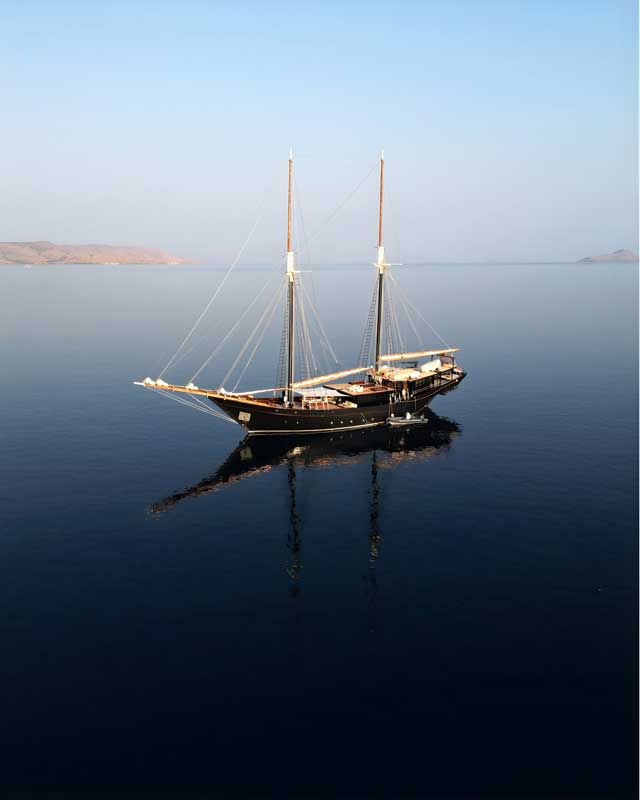Amura,AmuraWorld,AmuraYachts, <em><i>Amandira</i></em>, el navío de Aman Hotels.