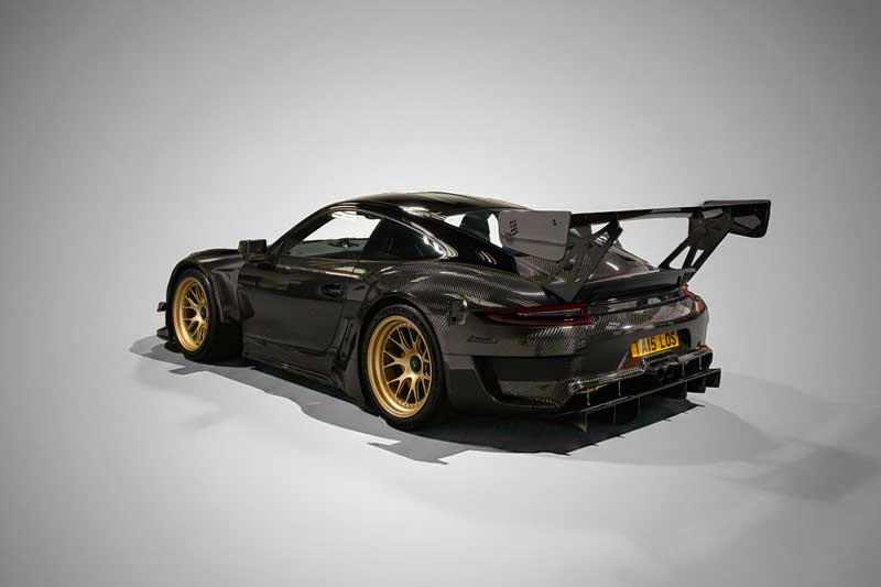 Amura,AmuraWorld,AmuraYachts, El Talos Porsche 911 RT es una reinterpretación radical del mítico 911 R de competencia.