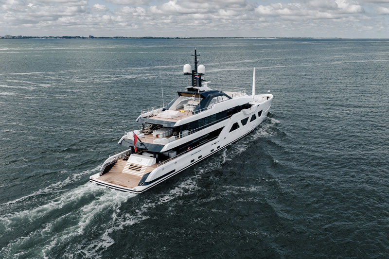 Amura,AmuraWorld,AmuraYachts, El Amels 60 QU2 tiene capacidad para 12 pasajeros.