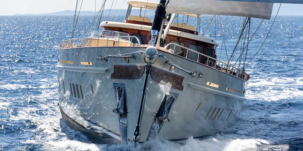 Navegación inicial del ketch Simena