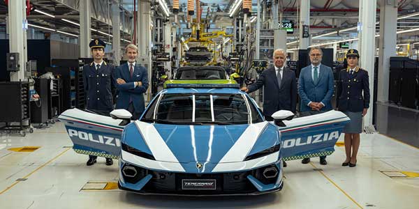 La ley se sube a un Lamborghini