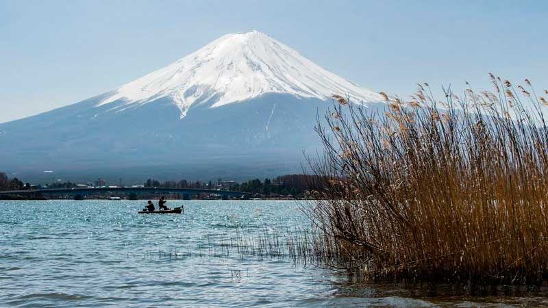 Amura,AmuraWorld,AmuraYachts, Admire Mount Fuji from a Pelorus boat.