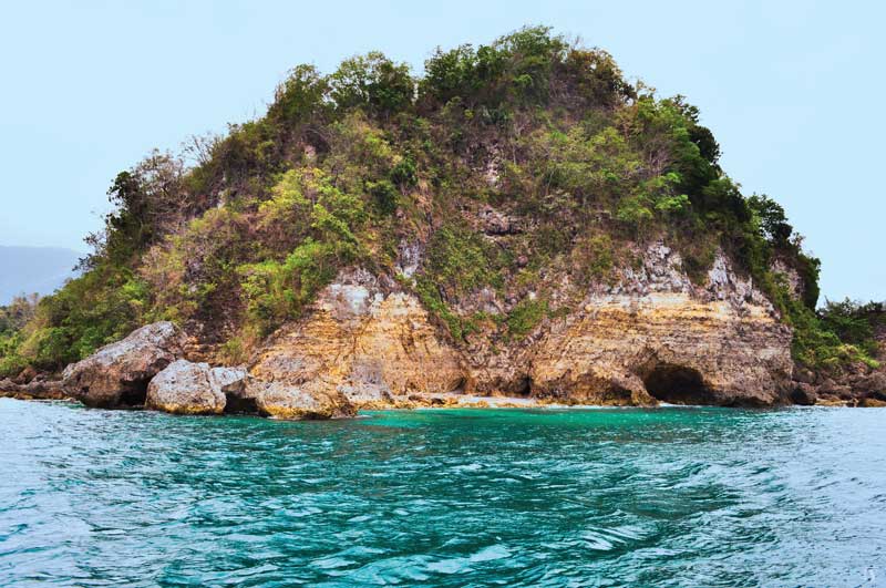 The unsuspected treasures of Puerto Galera are hide under the Philippine waters.
