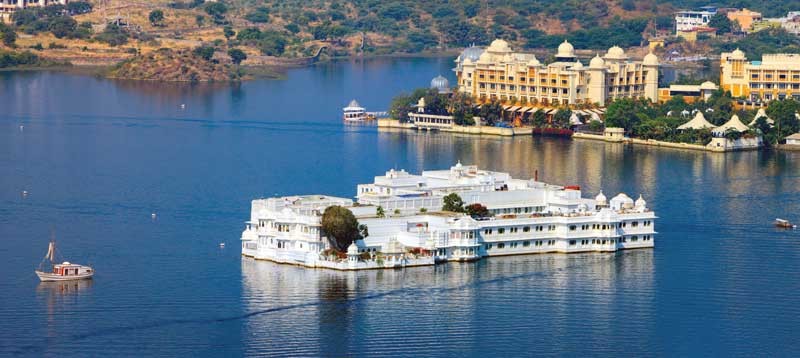 The Taj Lake Palace is one of the most emblematic buildings in Udaipur.