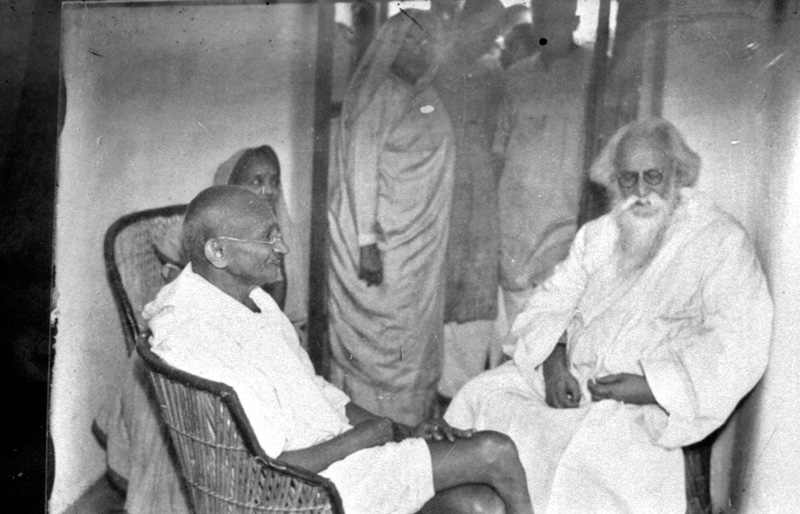 Rabindranath Tagore
with Mahatma
Gandhi.
