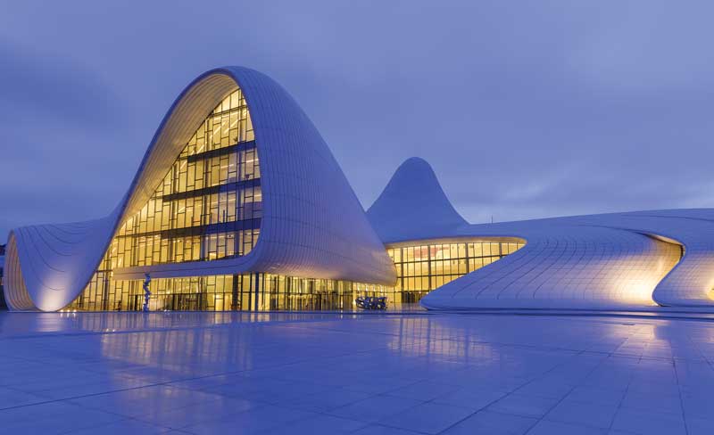 Centro Cultural Heyder Aliyev Center, en Azerbaiyán, construido por Zaha Hadid, en 2012.