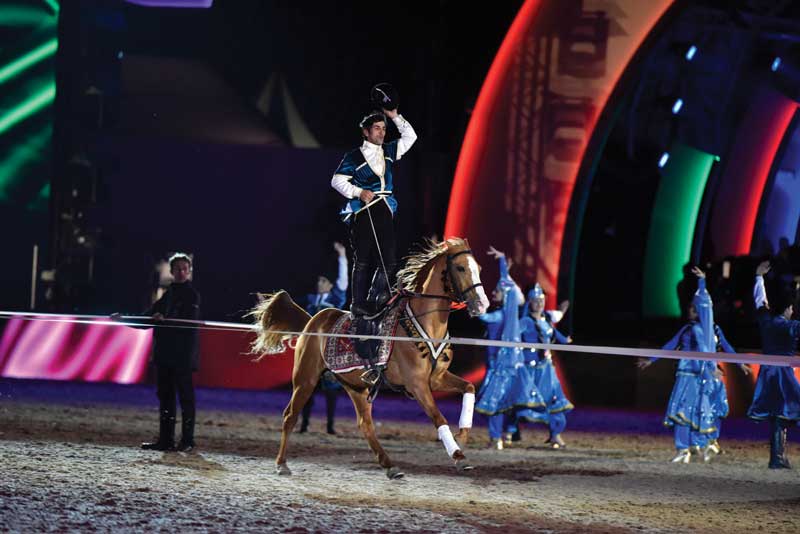 Azerbaiyán, acrobatics on horses Karabakh.
