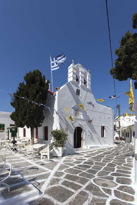 El 95% de la población griega sigue a la Iglesia católica apostólica ortodoxa. 