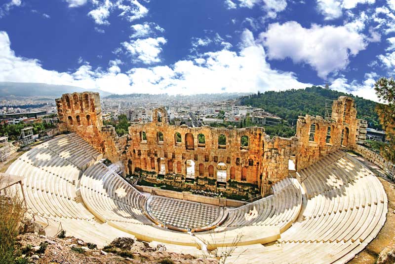 Odeón de Herodes Ático, teatro antiguo en la acrópolis en Atenas, Grecia.
