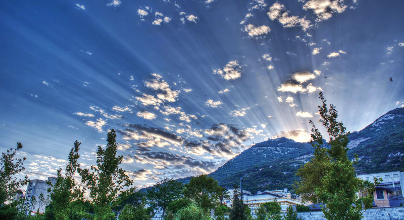 Uno de los atractivos de visitar Gibraltar es disfrutar de su clima que incluye 320 días de sol anualmente.
