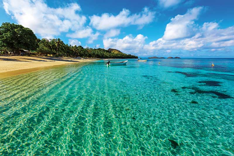Playas e islas de coral, parajes inolvidables que invitan a disfrutar la aventura de vivir, le están esperando en Fiyi. 