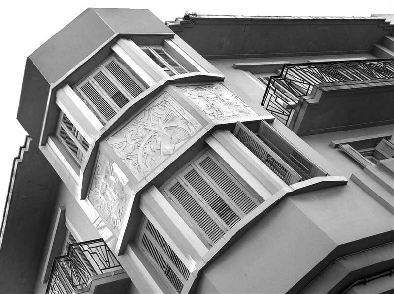 Amura,Voluminous structures are representative of Art Deco.