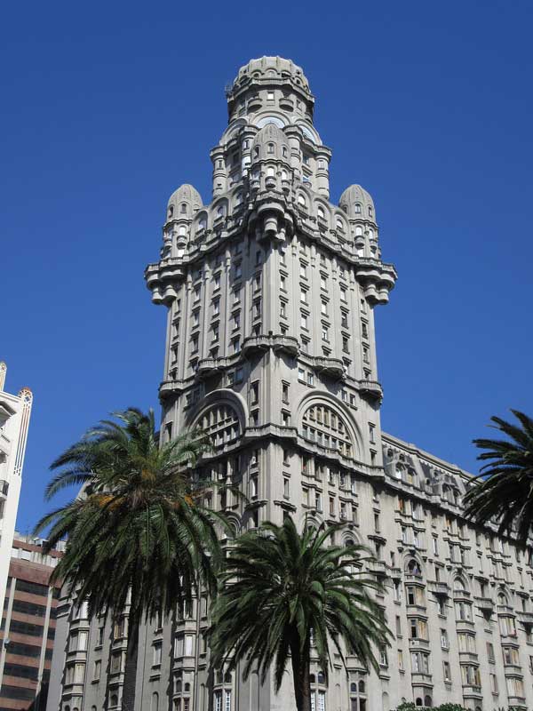 Amura,The Salvo Building was the tallest building in Uruguay when it was built. 
