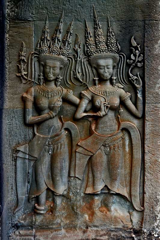 Amura, Camboya, Cambodia,Arte Jemer , Bajorrelieve de bailarinas apsaras tallado en piedra, templo de Angkor Wat. 