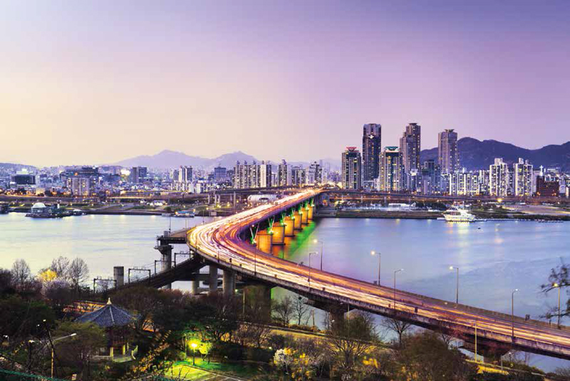 Amura,Corea del Sur,South Korea,Seúl,Busan,Isla Jeju,Villa de Bukchon Hanok, Puente Cheongdam.